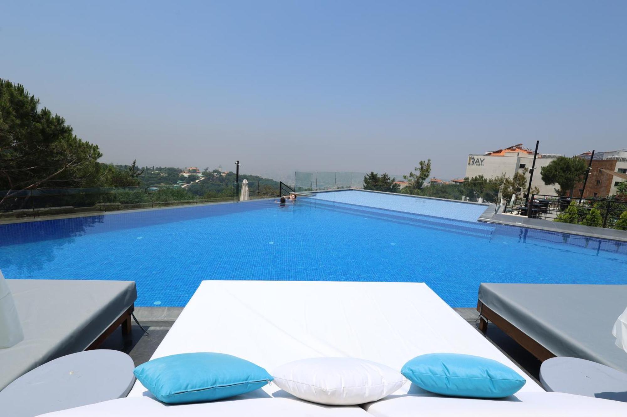 The Ray Hotel And Studios Beirut Exterior foto
