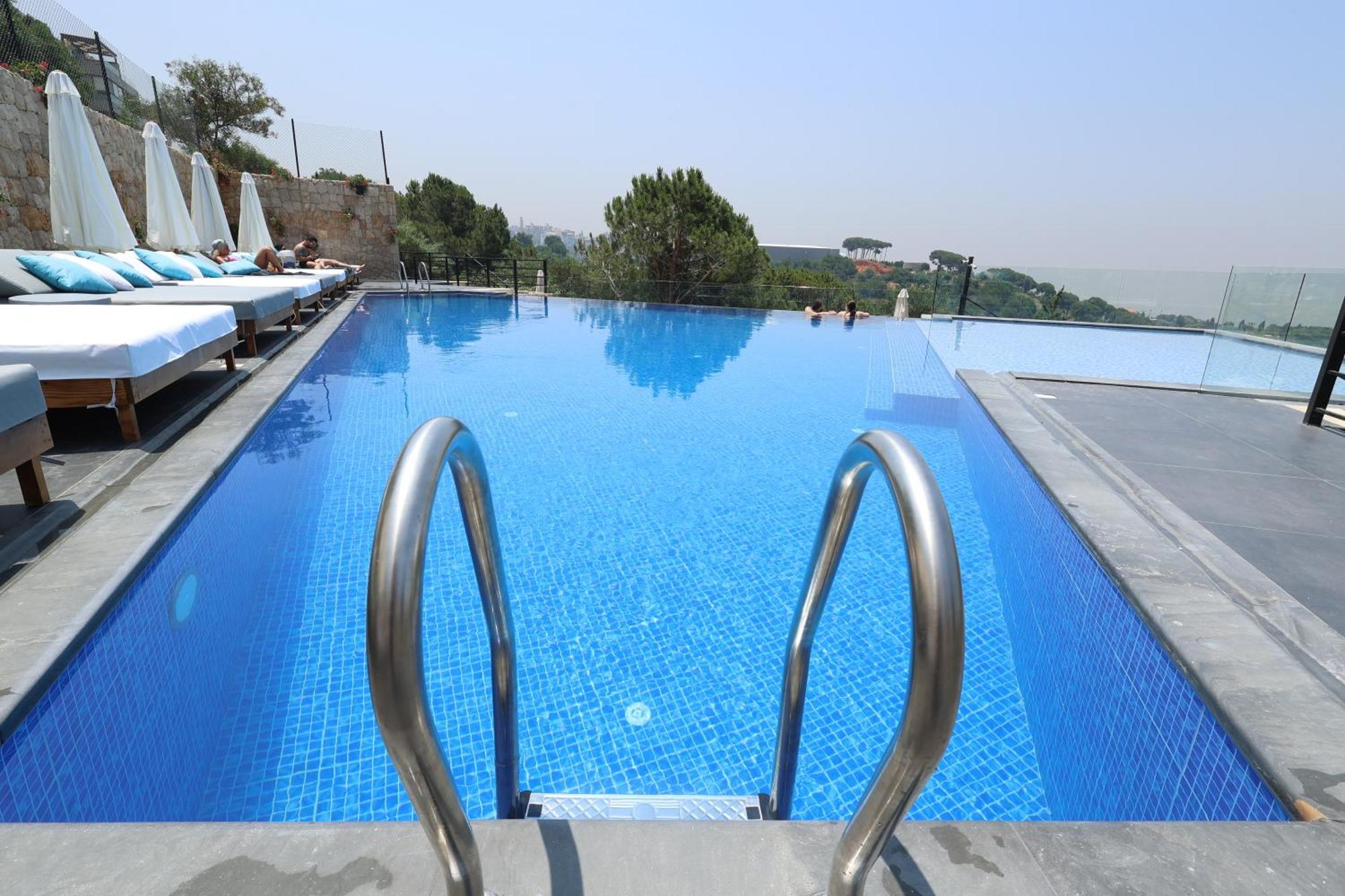 The Ray Hotel And Studios Beirut Exterior foto